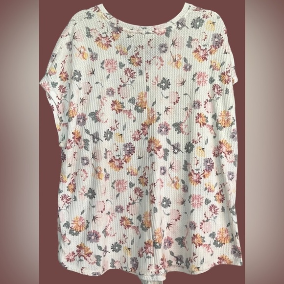 LANE BRYANT Pink/Purple/Yellow/White Floral Thermal V-Neck Top, Sz 22/24, GUC. - Picture 8 of 8